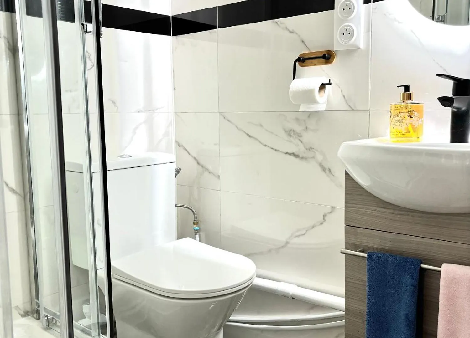 Chambre Lucas Salle De Bain Privative Paris 0*,  Fransa