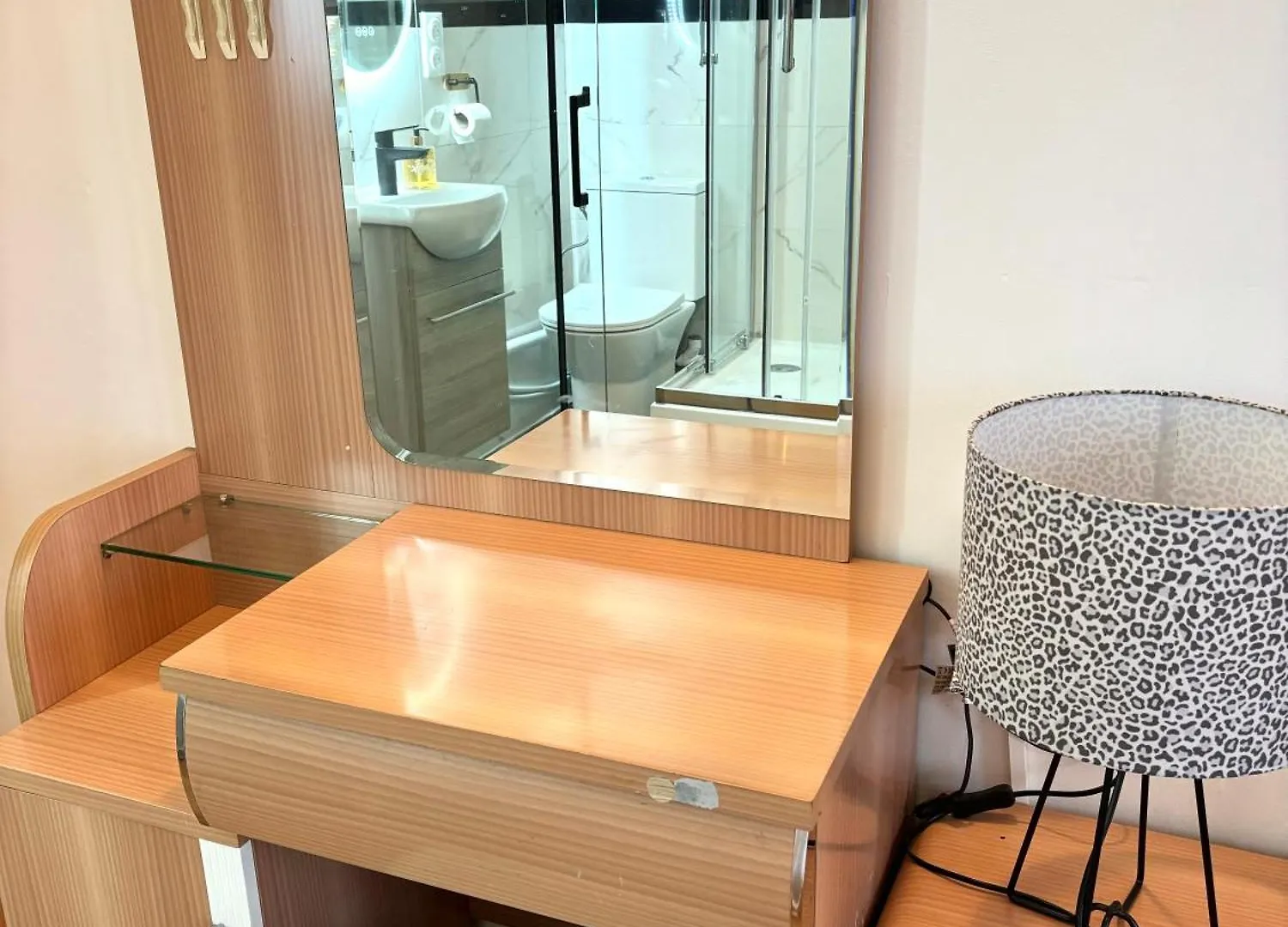 Chambre Lucas Salle De Bain Privative Párizs 0*,  Franciaország